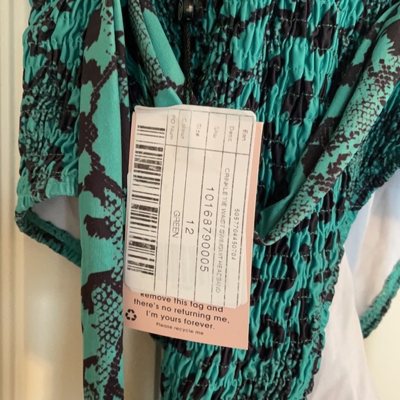 **Brand New** Missguided swim suit - Picture 4 of 6